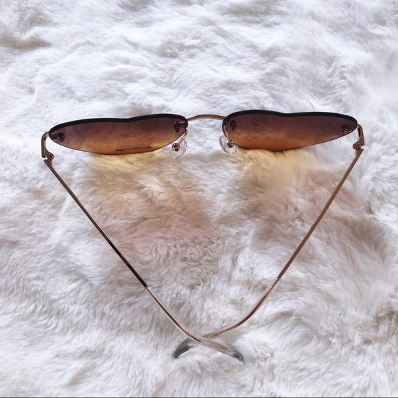 Miley Brown & Tan Gradient Heart Sunglasses - Picture 8 of 11